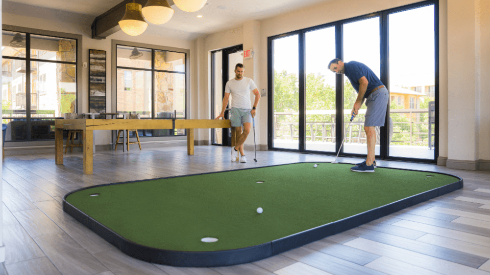 SIGPRO Executive Putting Green