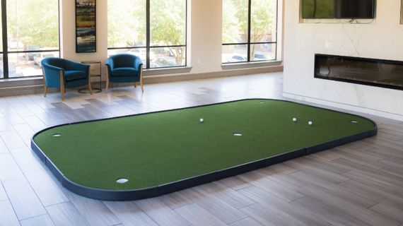 SIGPRO Executive Putting Green