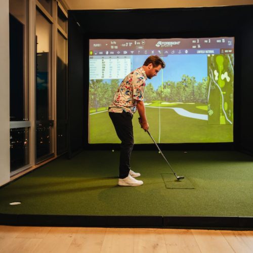 foresight gchawk sig12 with golf simulator flooring