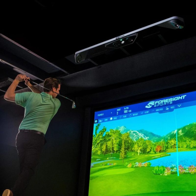 golf simulator with foresight gchawk